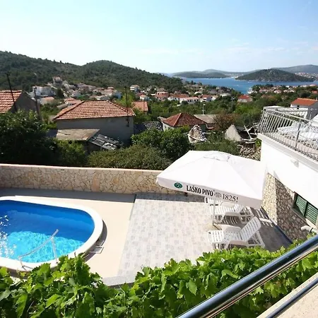 Stone House With Pool Tatil Evi Ražanj