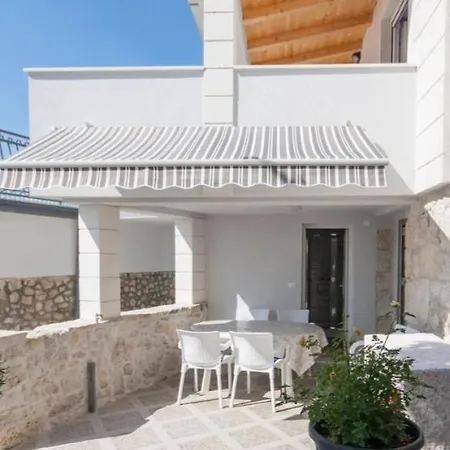 Stone House With Pool Tatil Evi Ražanj