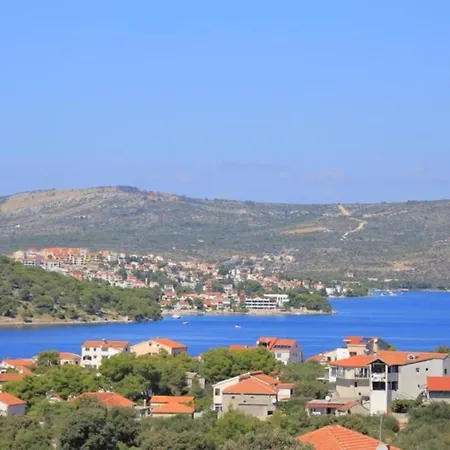 Tatil Evi Stone House With Pool Ražanj