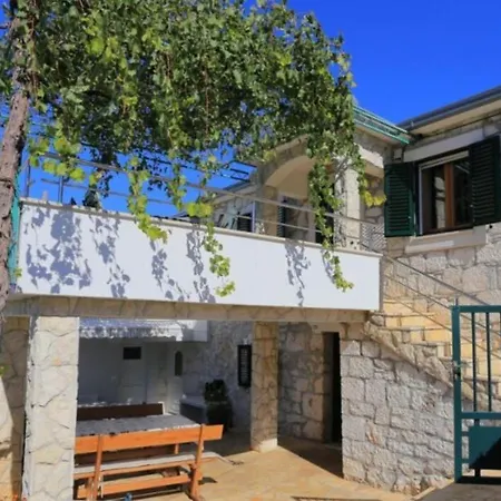 Stone House With Pool Ražanj